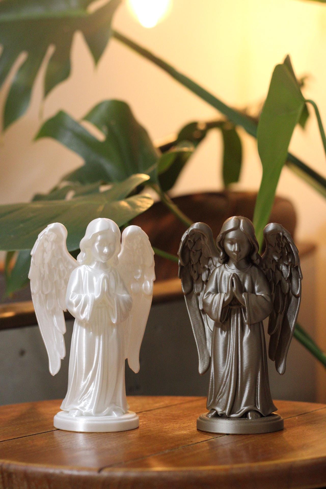 Precious Angel Statuette: Delicate 3D Printed Keepsake & Thoughtful Gift