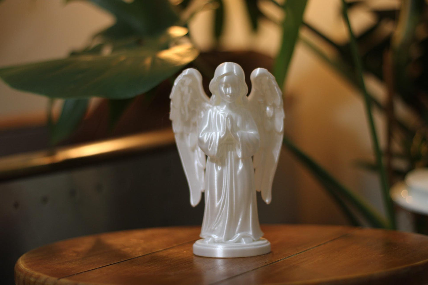 Precious Angel Statuette: Delicate 3D Printed Keepsake & Thoughtful Gift