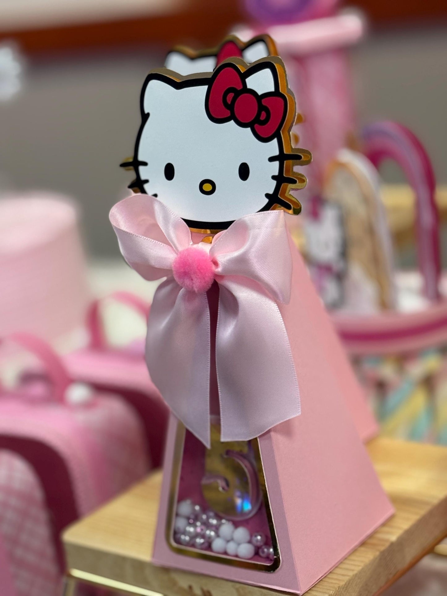 Hello Kitty Pyramid Box with Shaker Display Set of 6