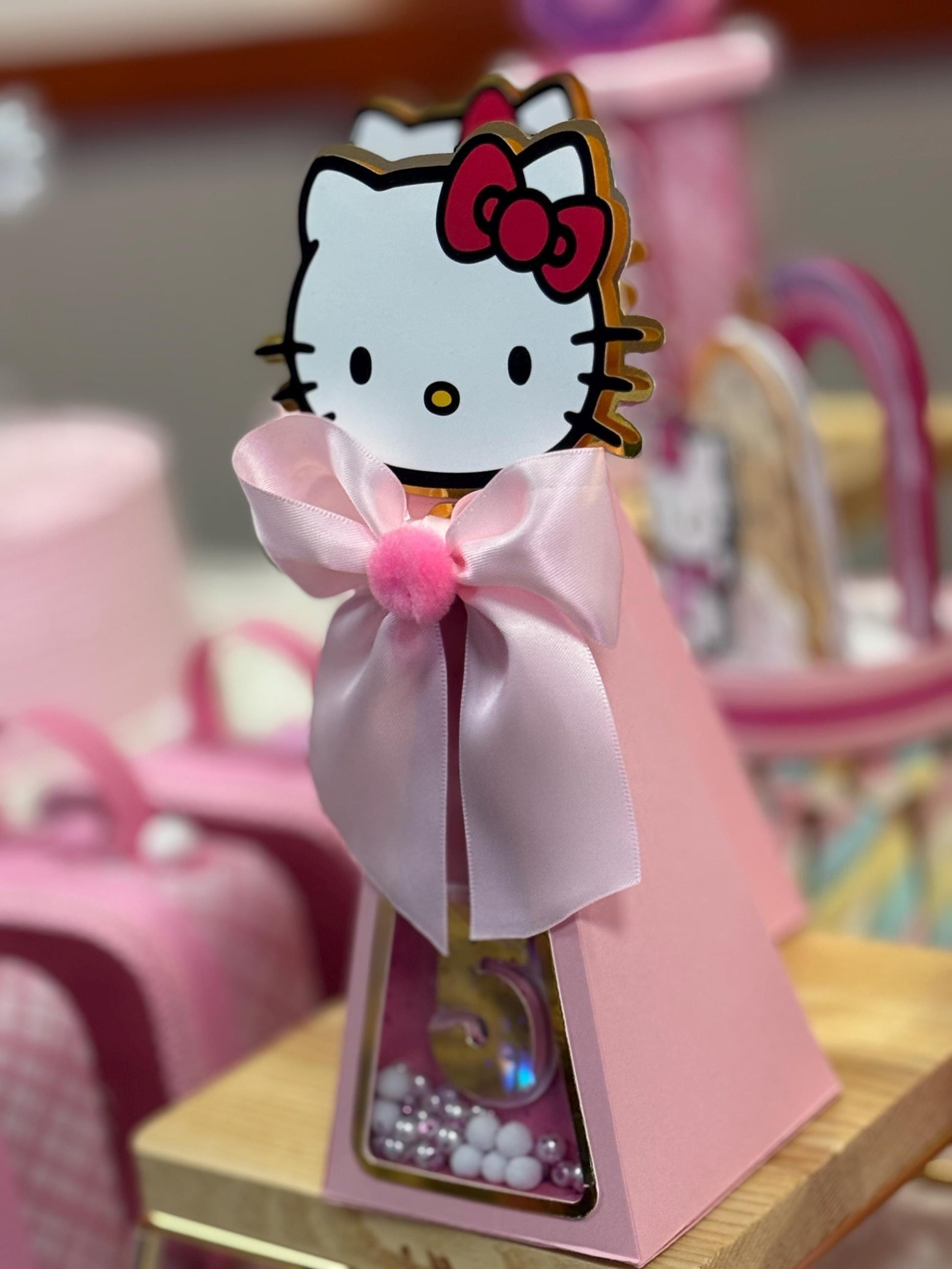 Hello Kitty Pyramid Box with Shaker Display Set of 6