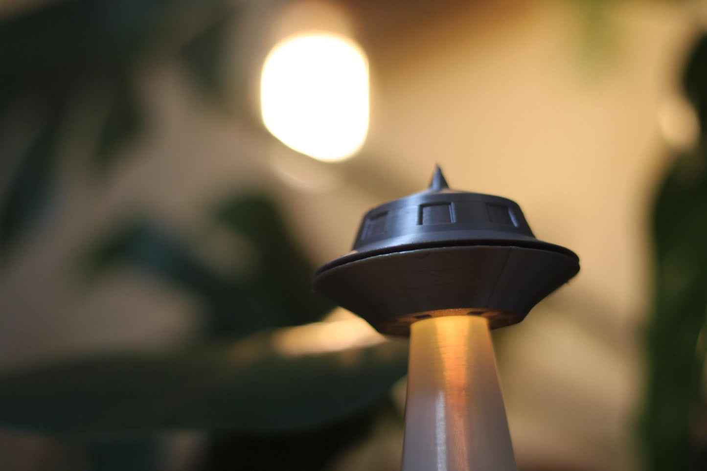 Floating UFO Lamp: Multicolor LED, Sci-Fi Desk Light